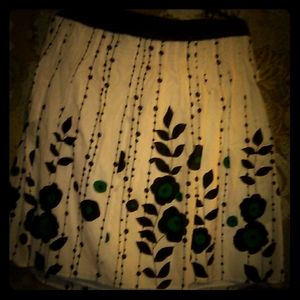 Mid-lenghth skirt
